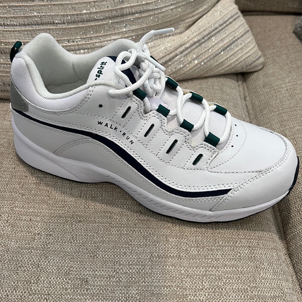 Easy Spirit Romy size 8.5W with navy and green detail. Never worn.